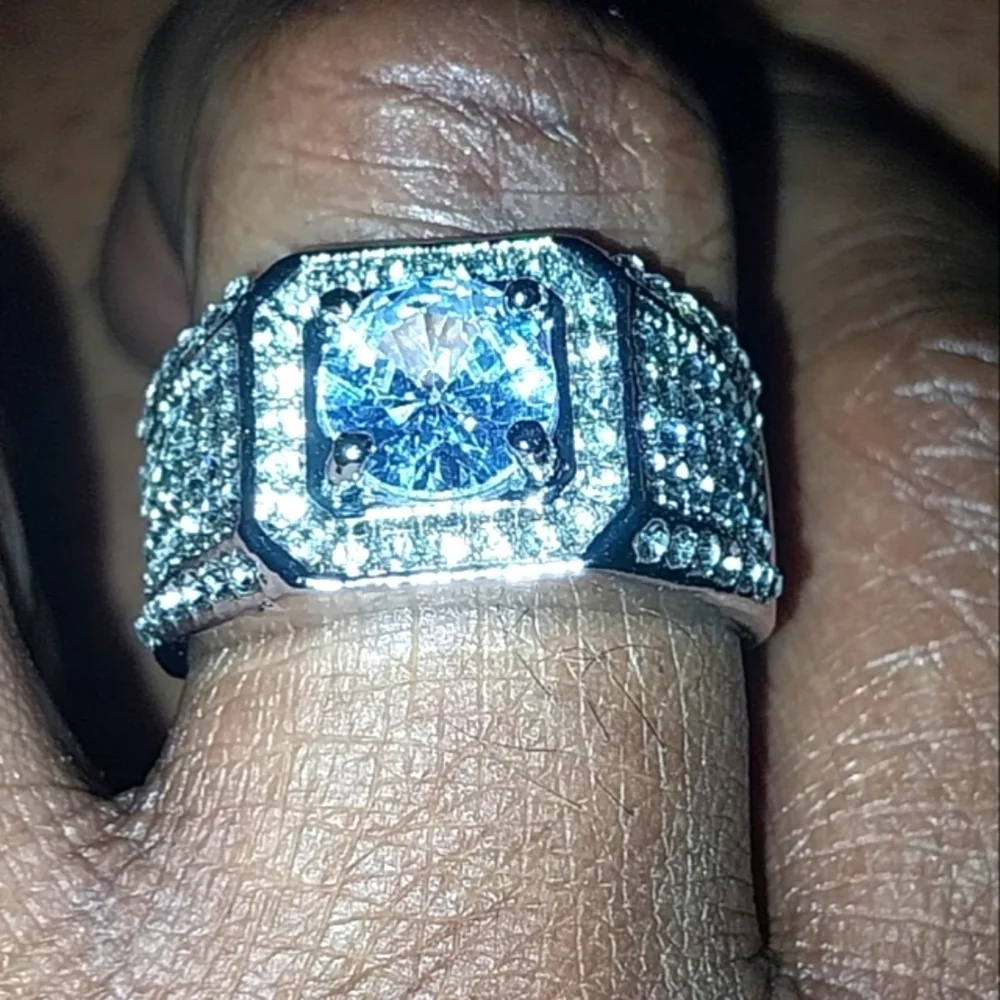 Glamorous Silver Statement Ring with Sparkling Centerpiece